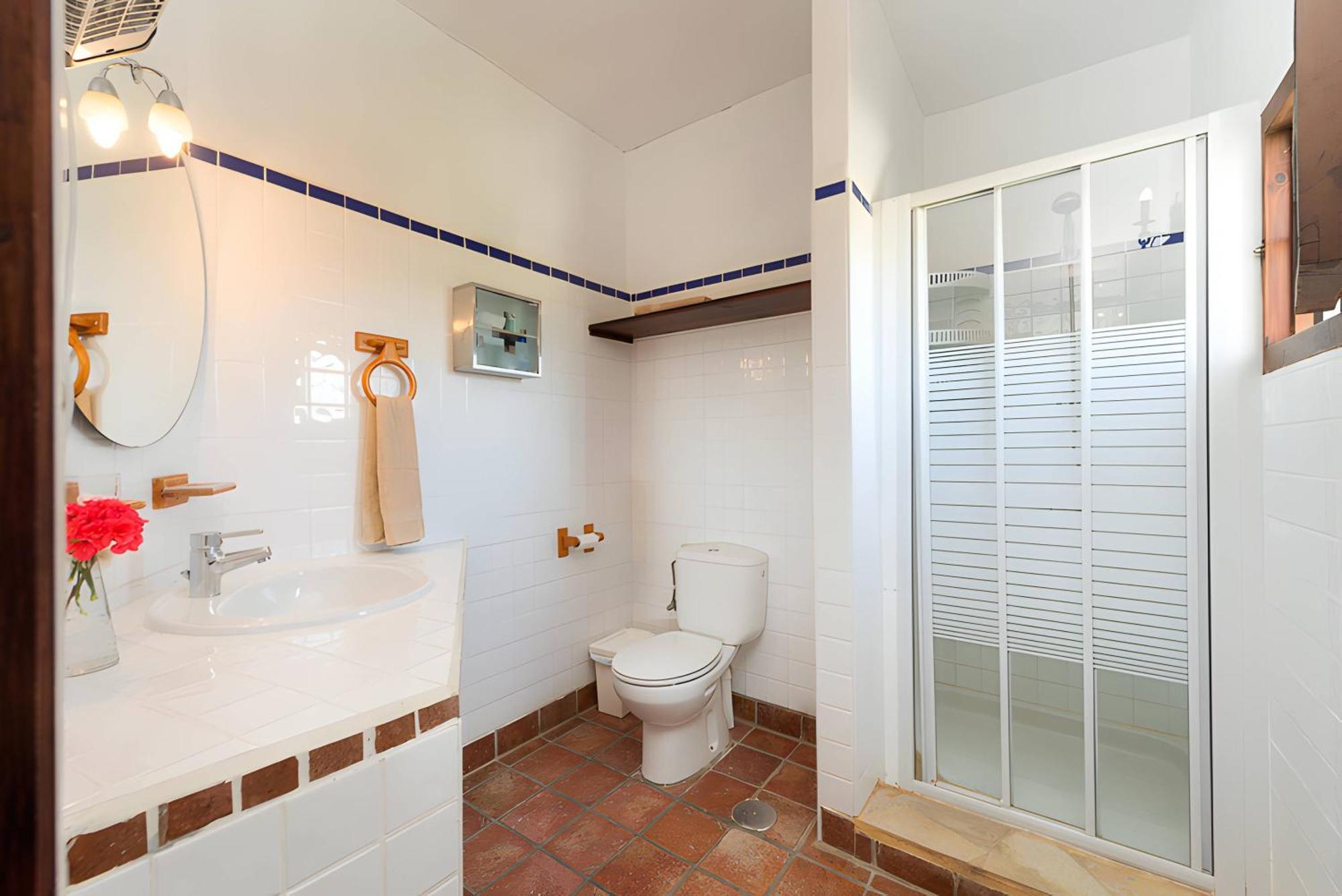 Castle Tower Apartment In Rural Holiday Park 'Bernard' Tolox Luaran gambar